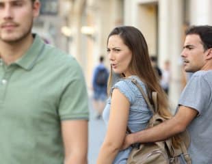 Sponsored Post – Quick Guide to Dating a Polyamorous Woman: 15 Things to Consider