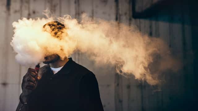 Sponsored Post – Vaping vs. Smoking, Breaking down the differences
